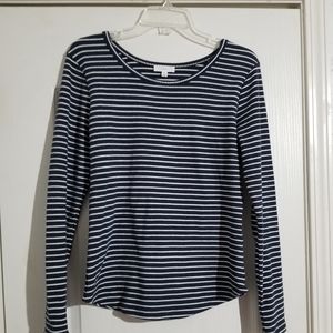 a loves a brand longsleeve top